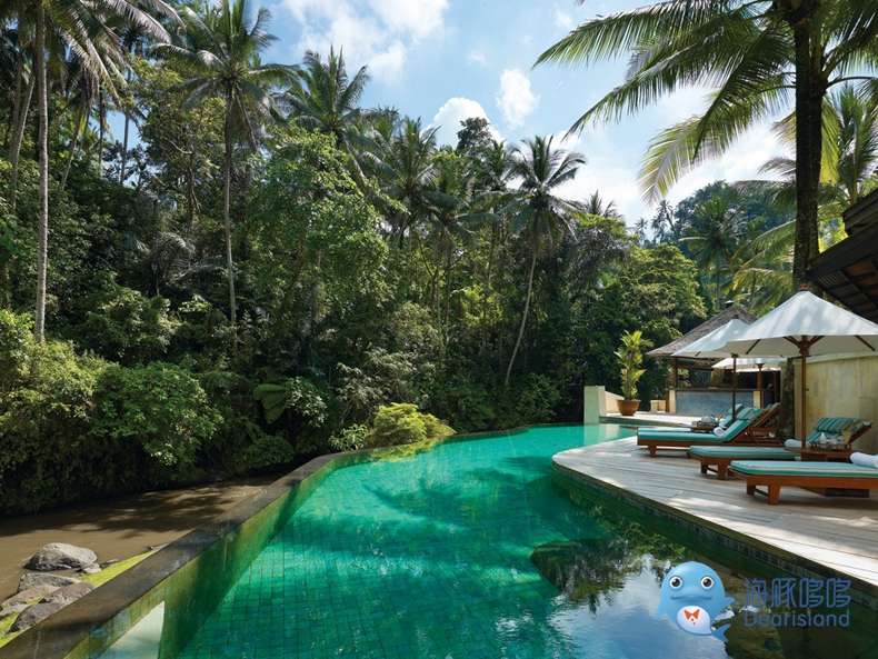 巴厘岛山研四季度假村双层泳池